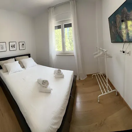 Apartment Marta Orebic